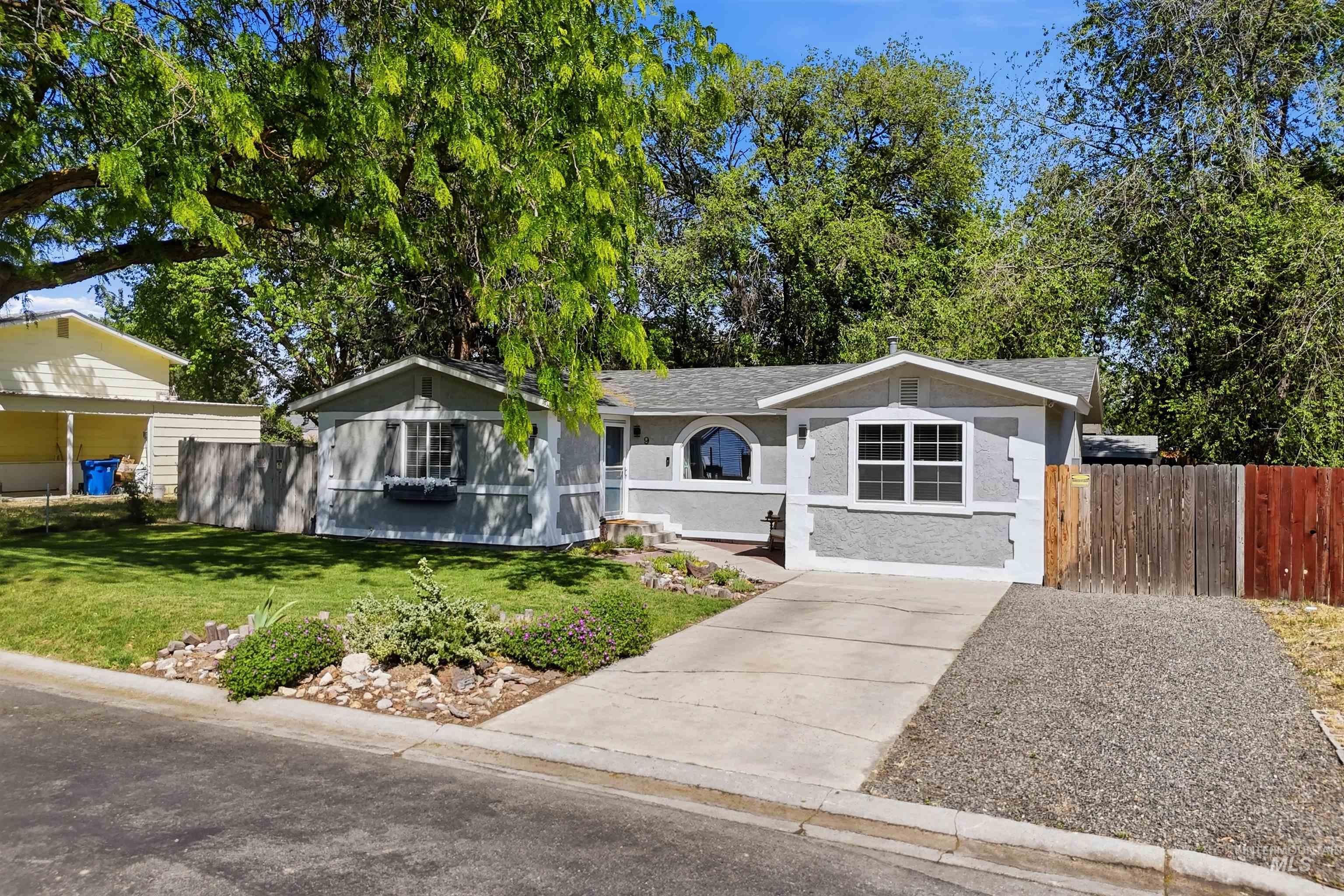 9 S Canyon Dr, Middleton, Idaho 83644, 4 Bedrooms, 2 Bathrooms, Residential For Sale, Price $345,000, 98987041