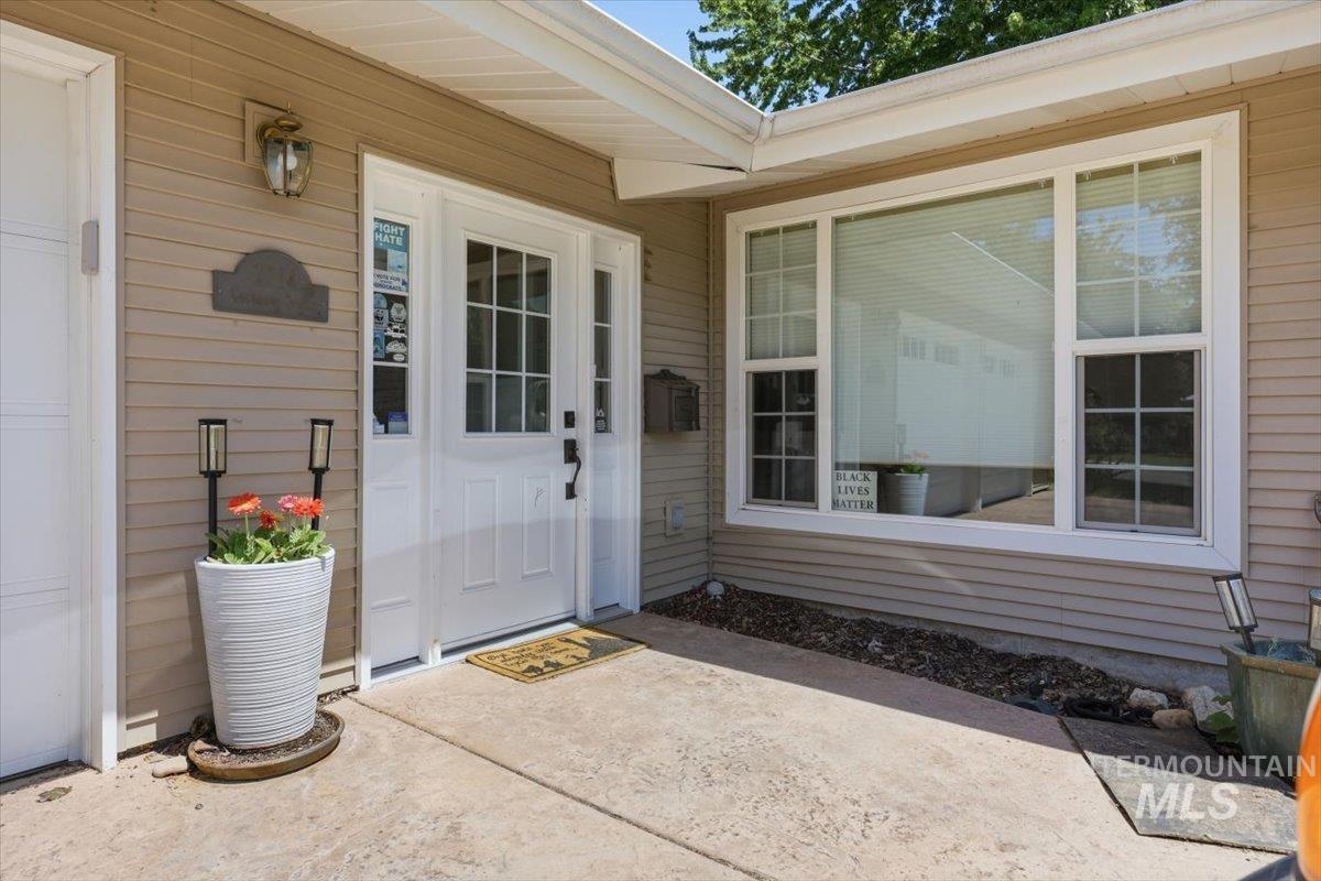 2714 South Columbus, Boise, Idaho 83705, 4 Bedrooms, 2 Bathrooms, Residential For Sale, Price $499,900, 98987042