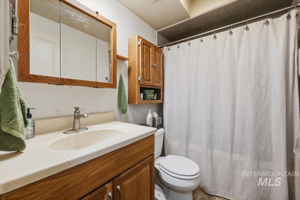 2714 South Columbus, Boise, Idaho 83705, 4 Bedrooms, 2 Bathrooms, Residential For Sale, Price $499,900, 98987042