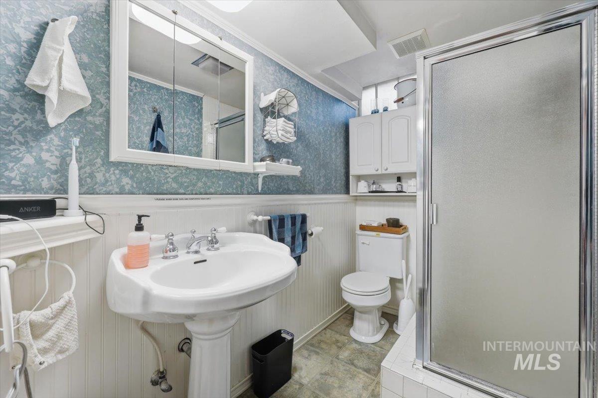 2714 South Columbus, Boise, Idaho 83705, 4 Bedrooms, 2 Bathrooms, Residential For Sale, Price $499,900, 98987042