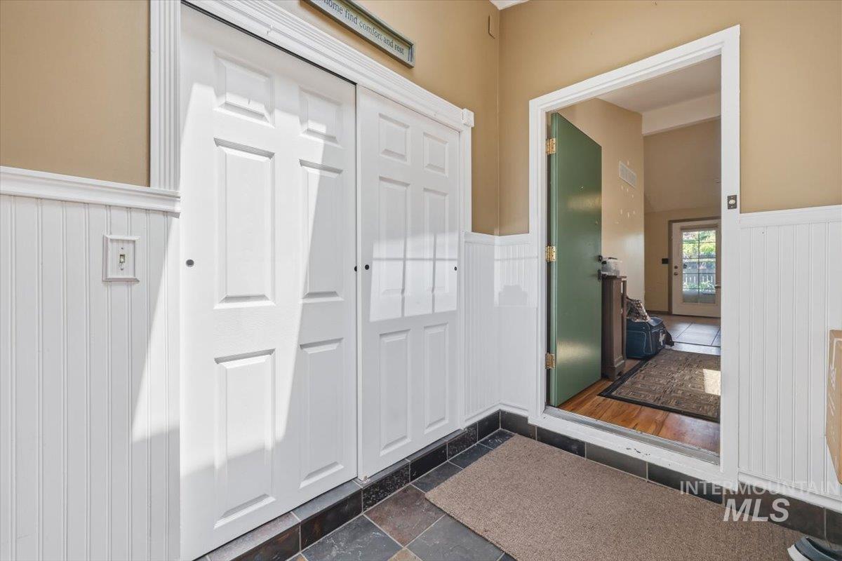 2714 South Columbus, Boise, Idaho 83705, 4 Bedrooms, 2 Bathrooms, Residential For Sale, Price $499,900, 98987042