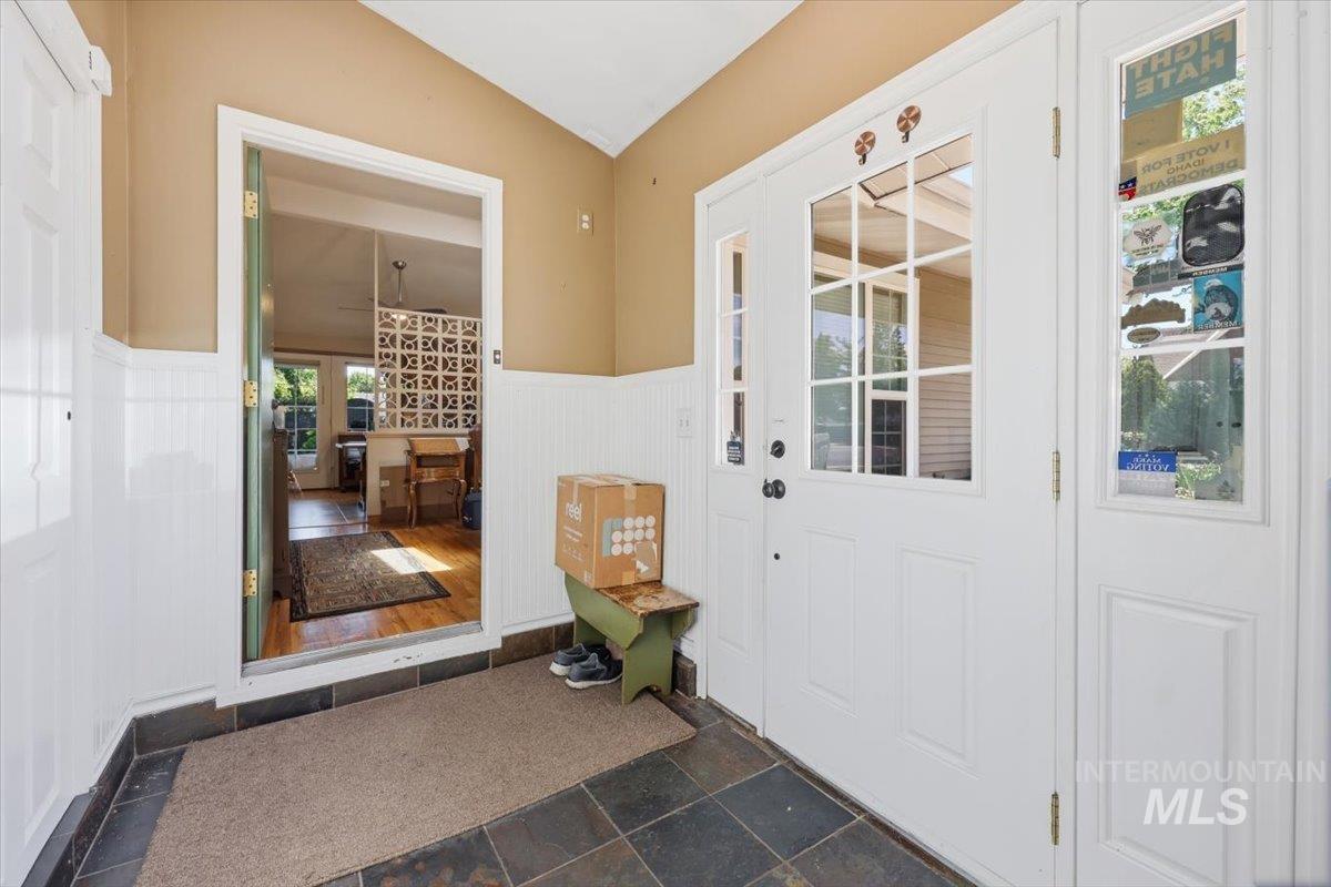 2714 South Columbus, Boise, Idaho 83705, 4 Bedrooms, 2 Bathrooms, Residential For Sale, Price $499,900, 98987042