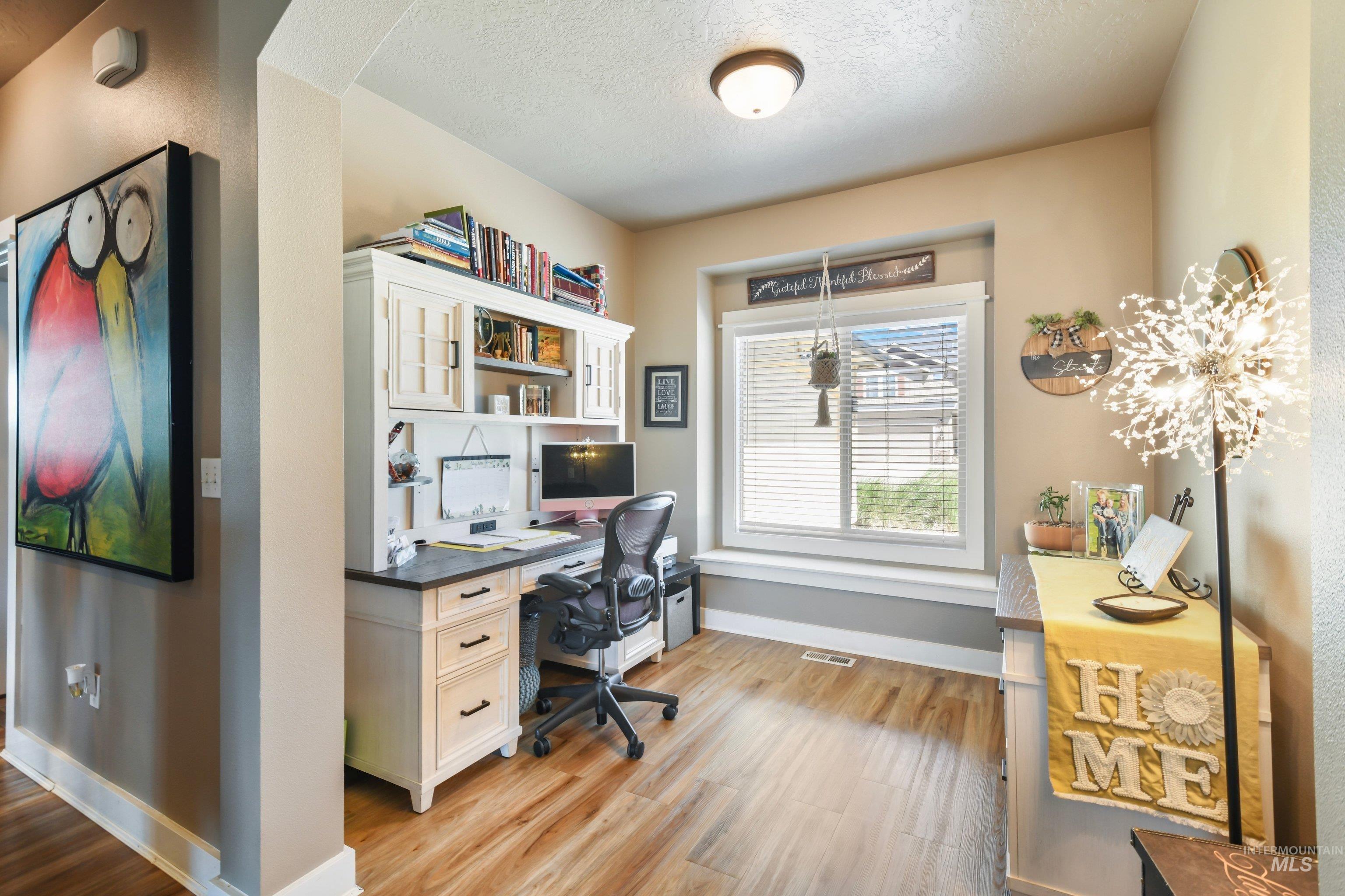 16 N Luke Loop, Nampa, Idaho 83651, 3 Bedrooms, 2 Bathrooms, Residential For Sale, Price $465,000, 98987044