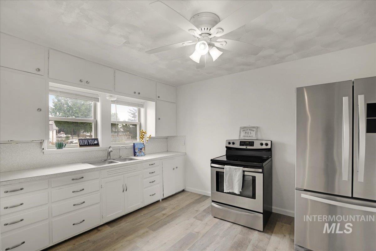 225 Oregon St, Gooding, Idaho 83330, 3 Bedrooms, 1 Bathroom, Residential For Sale, Price $249,900, 98987045