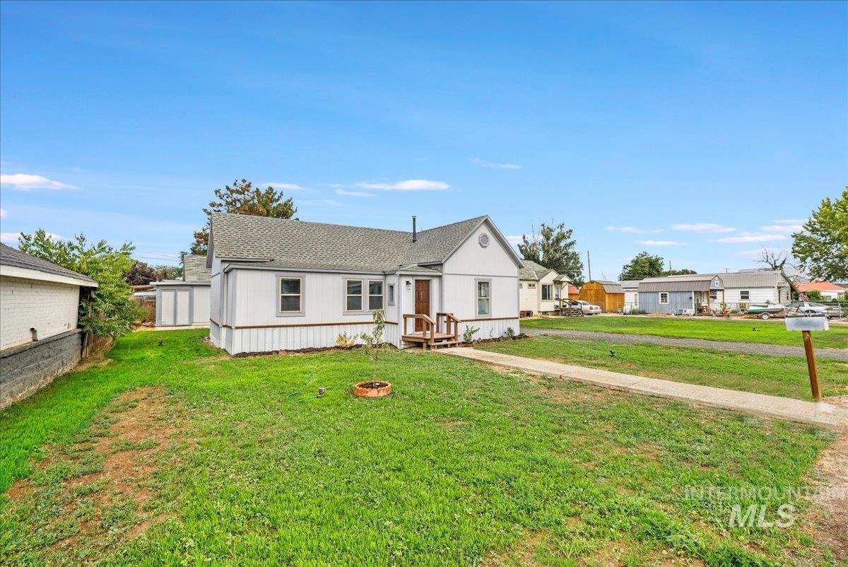 225 Oregon St, Gooding, Idaho 83330, 3 Bedrooms, 1 Bathroom, Residential For Sale, Price $249,900, 98987045