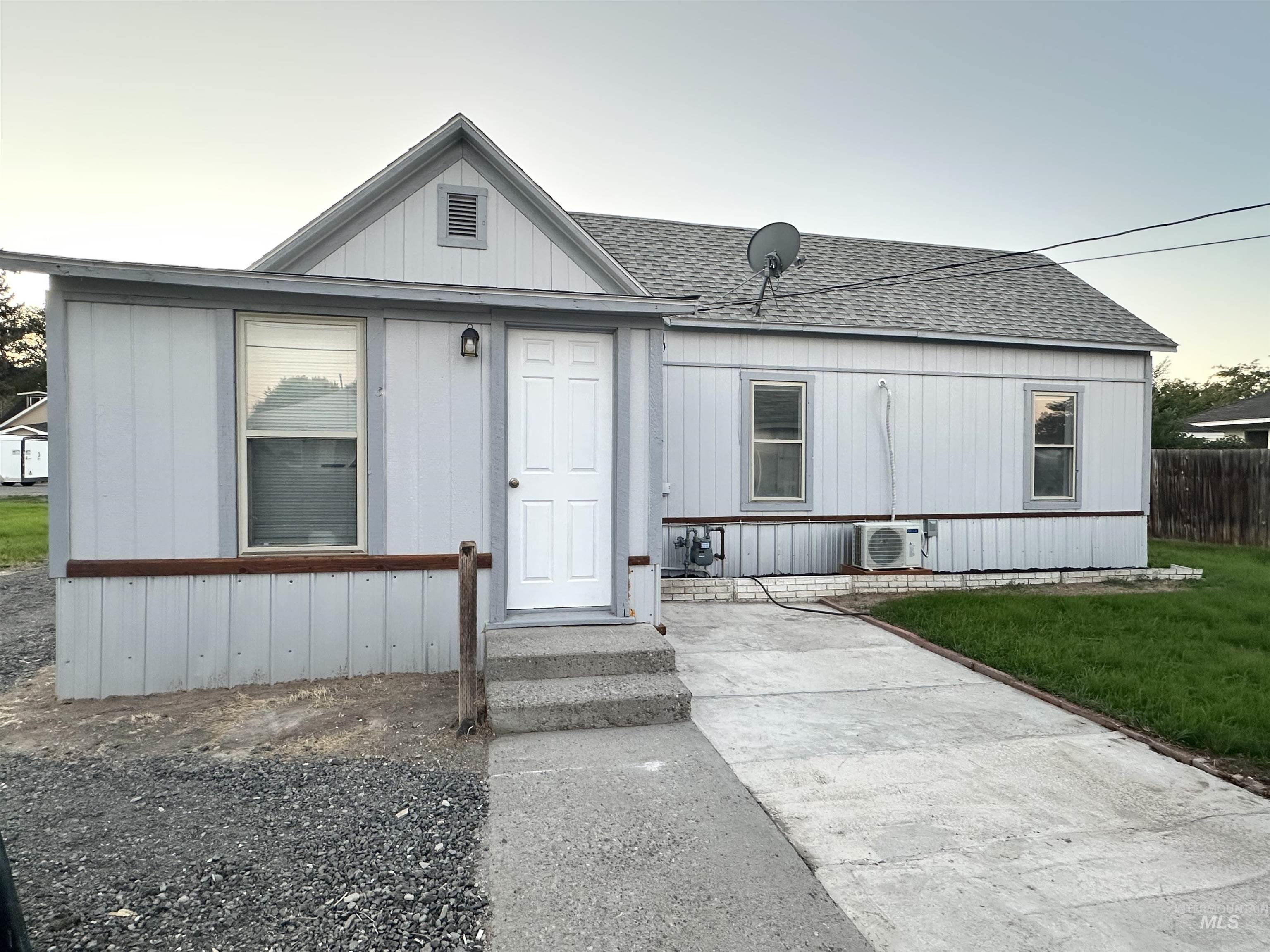 225 Oregon St, Gooding, Idaho 83330, 3 Bedrooms, 1 Bathroom, Residential For Sale, Price $249,900, 98987045