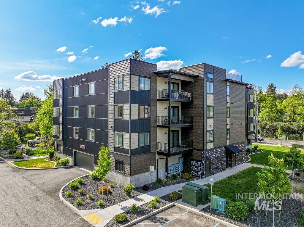 115 N Almon, Moscow, Idaho 83843, 2 Bedrooms, 2 Bathrooms, Residential For Sale, Price $449,500, 98987047