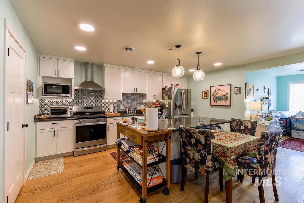 115 N Almon, Moscow, Idaho 83843, 2 Bedrooms, 2 Bathrooms, Residential For Sale, Price $449,500, 98987047
