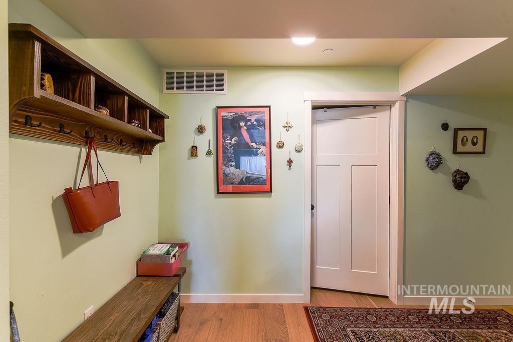 115 N Almon, Moscow, Idaho 83843, 2 Bedrooms, 2 Bathrooms, Residential For Sale, Price $449,500, 98987047