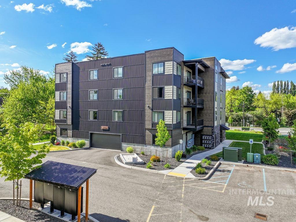 115 N Almon, Moscow, Idaho 83843, 2 Bedrooms, 2 Bathrooms, Residential For Sale, Price $449,500, 98987047