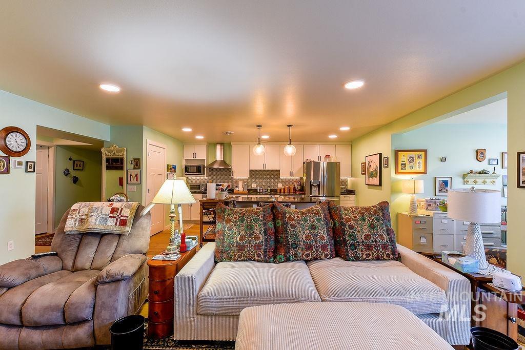115 N Almon, Moscow, Idaho 83843, 2 Bedrooms, 2 Bathrooms, Residential For Sale, Price $449,500, 98987047