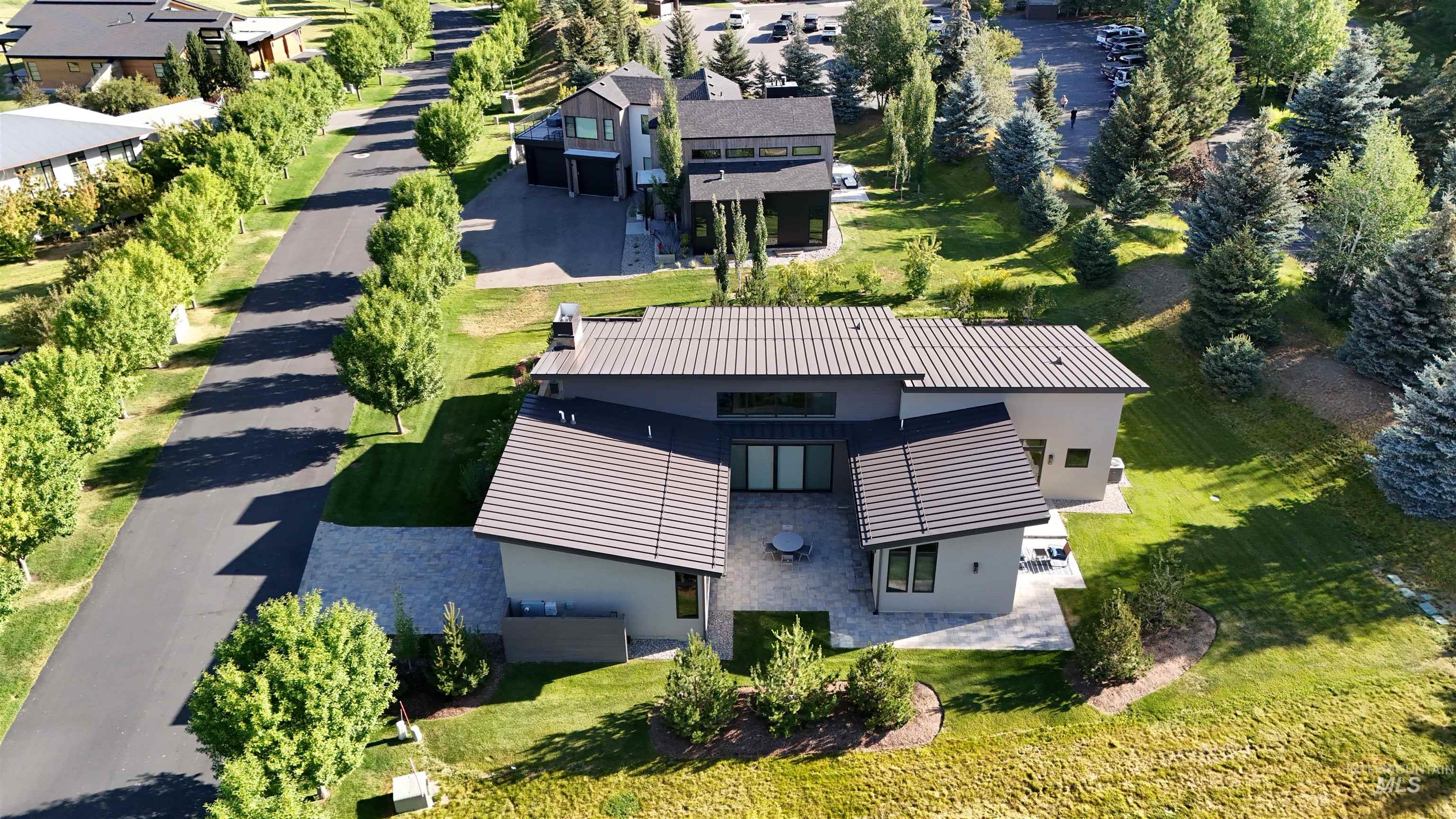 27 Streamside Drive, Hailey, Idaho 83333, 4 Bedrooms, 3.5 Bathrooms, Residential For Sale, Price $2,749,000, 98987050