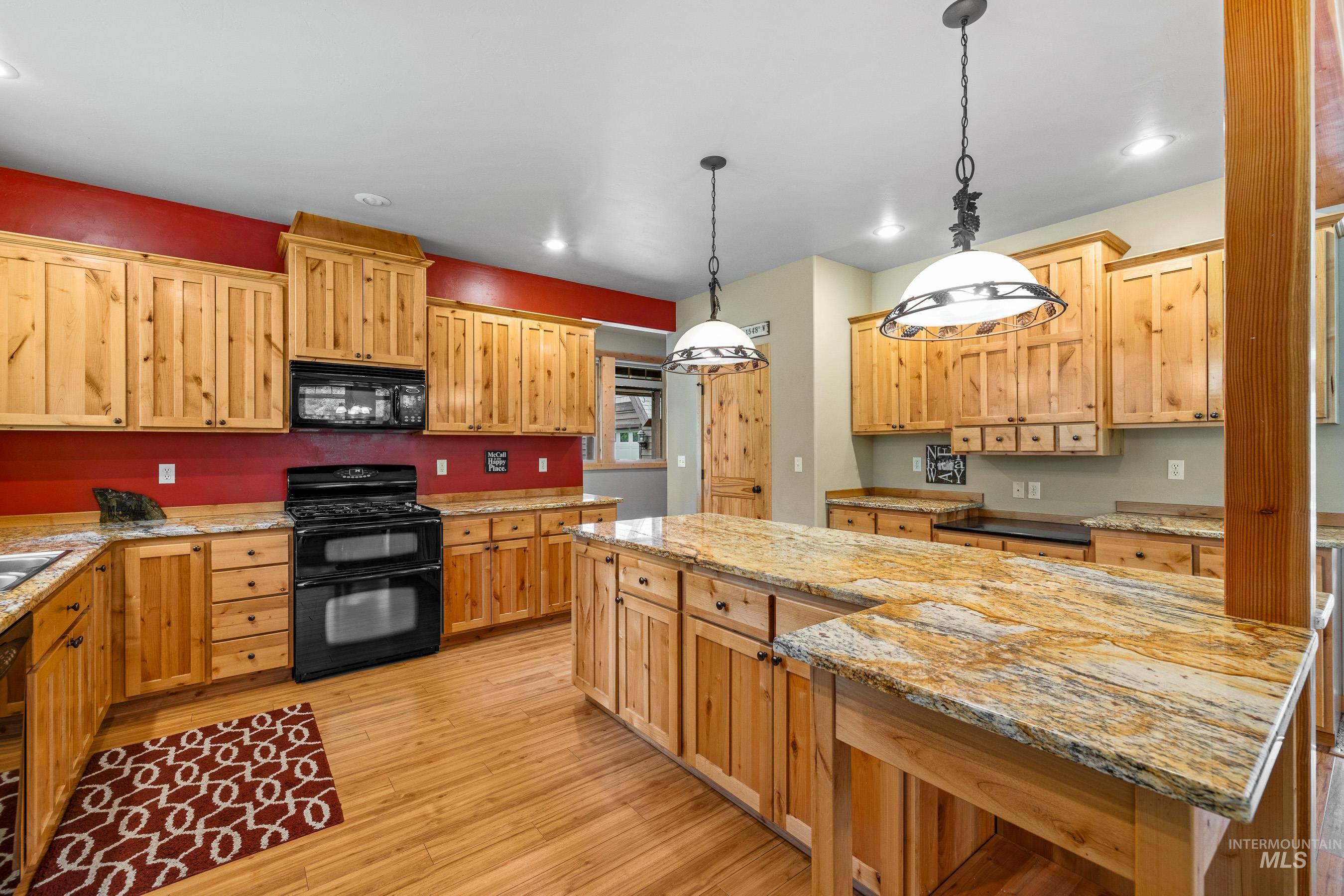 14199 Franklin Rd, McCall, Idaho 83638, 3 Bedrooms, 3.5 Bathrooms, Residential For Sale, Price $1,295,000, 98987059
