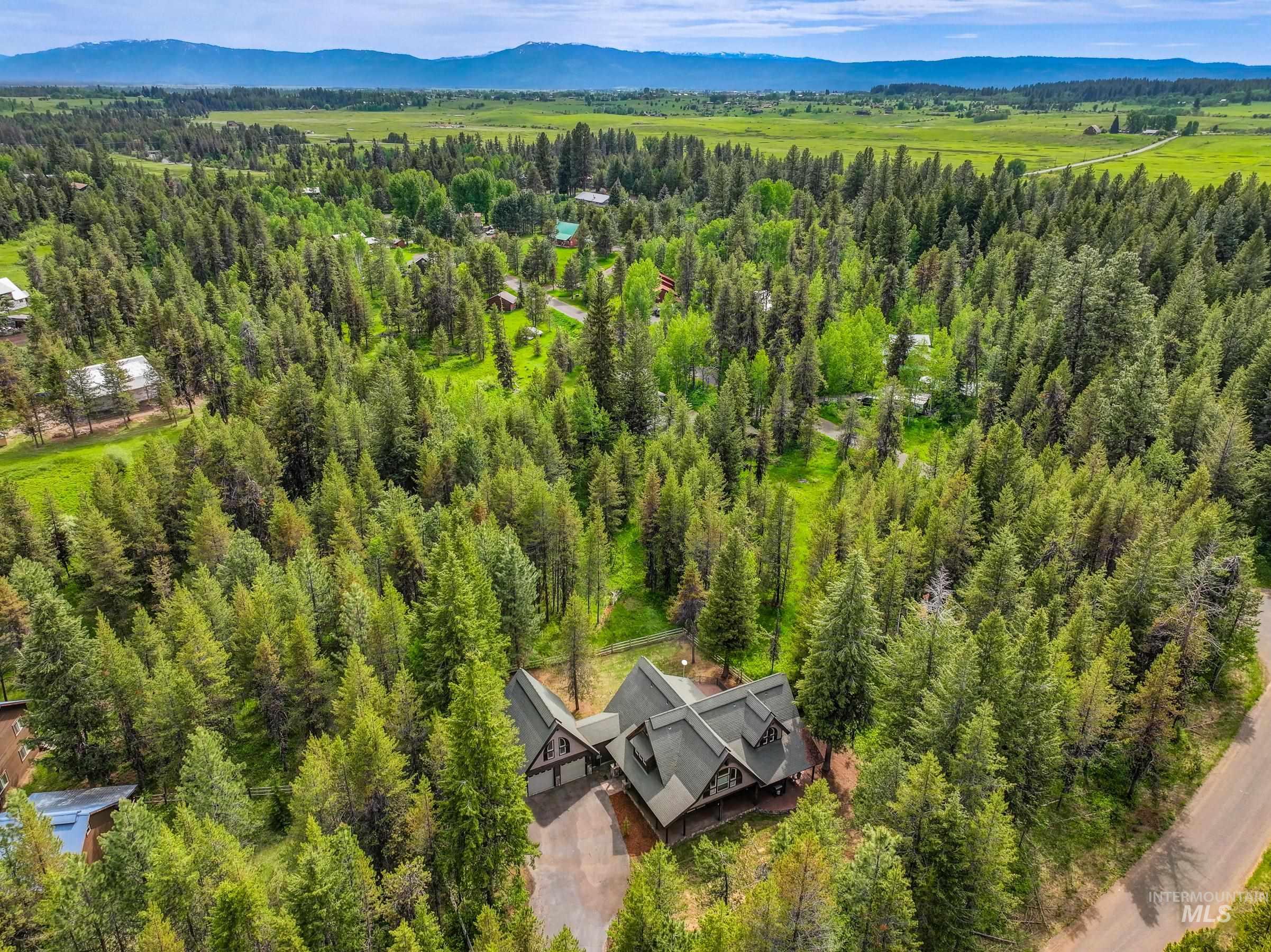 14199 Franklin Rd, McCall, Idaho 83638, 3 Bedrooms, 3.5 Bathrooms, Residential For Sale, Price $1,295,000, 98987059