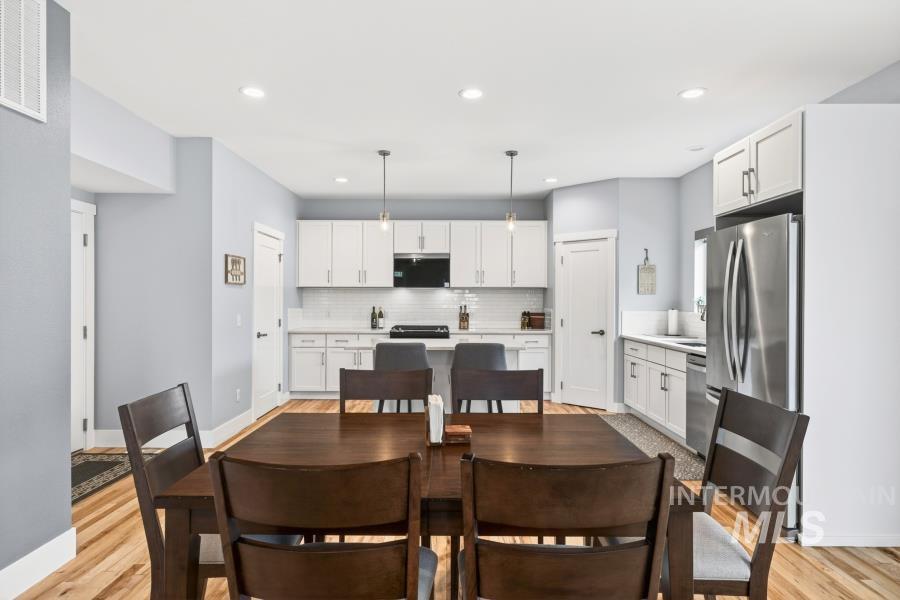 208 Wheatland Ct, Moscow, Idaho 83843, 4 Bedrooms, 2.5 Bathrooms, Residential For Sale, Price $475,000, 98987060