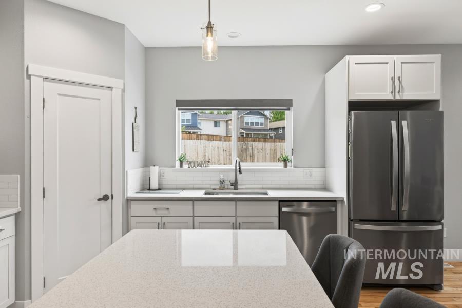 208 Wheatland Ct, Moscow, Idaho 83843, 4 Bedrooms, 2.5 Bathrooms, Residential For Sale, Price $475,000, 98987060