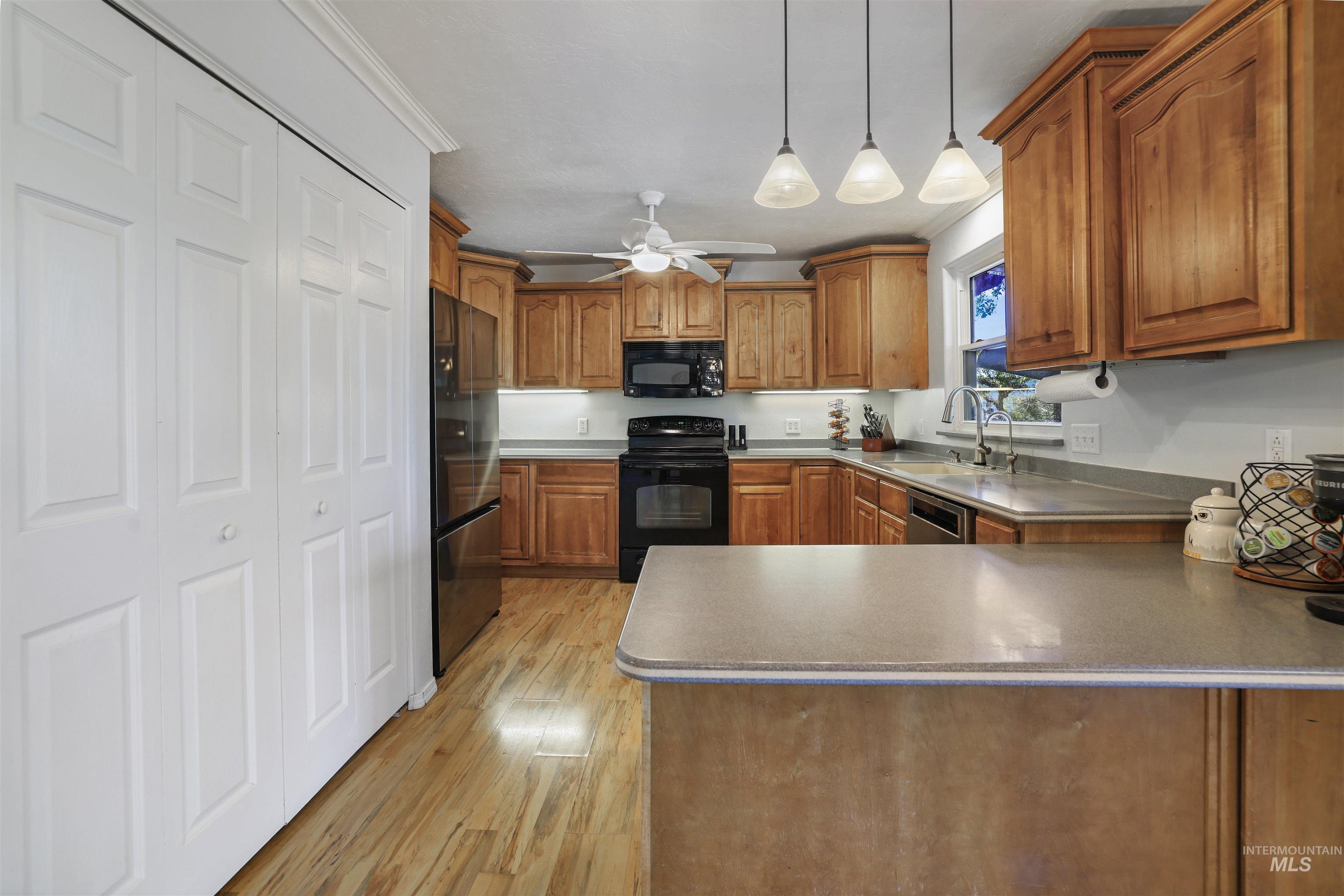 1139 Lavina Avenue, Twin Falls, Idaho 83301, 3 Bedrooms, 2 Bathrooms, Residential For Sale, Price $490,000, 98987061