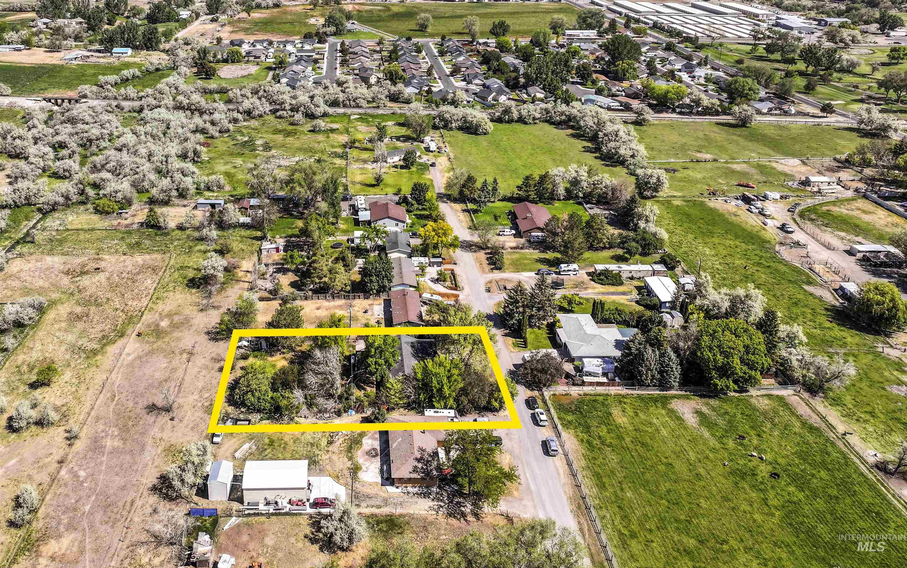 1139 Lavina Avenue, Twin Falls, Idaho 83301, 3 Bedrooms, 2 Bathrooms, Residential For Sale, Price $490,000, 98987061