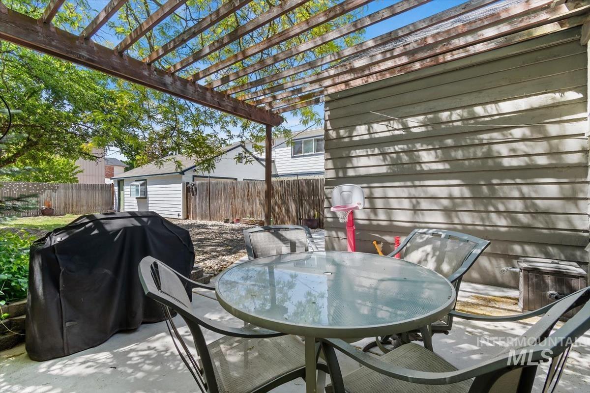 1402 Idaho Ave, Caldwell, Idaho 83605, 3 Bedrooms, 1.5 Bathrooms, Residential For Sale, Price $315,000, 98987062