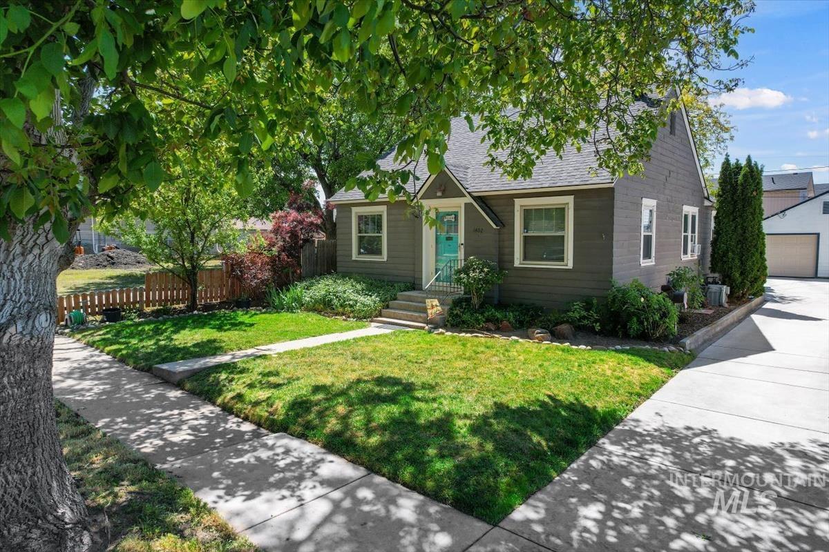 1402 Idaho Ave, Caldwell, Idaho 83605, 3 Bedrooms, 1.5 Bathrooms, Residential For Sale, Price $315,000, 98987062