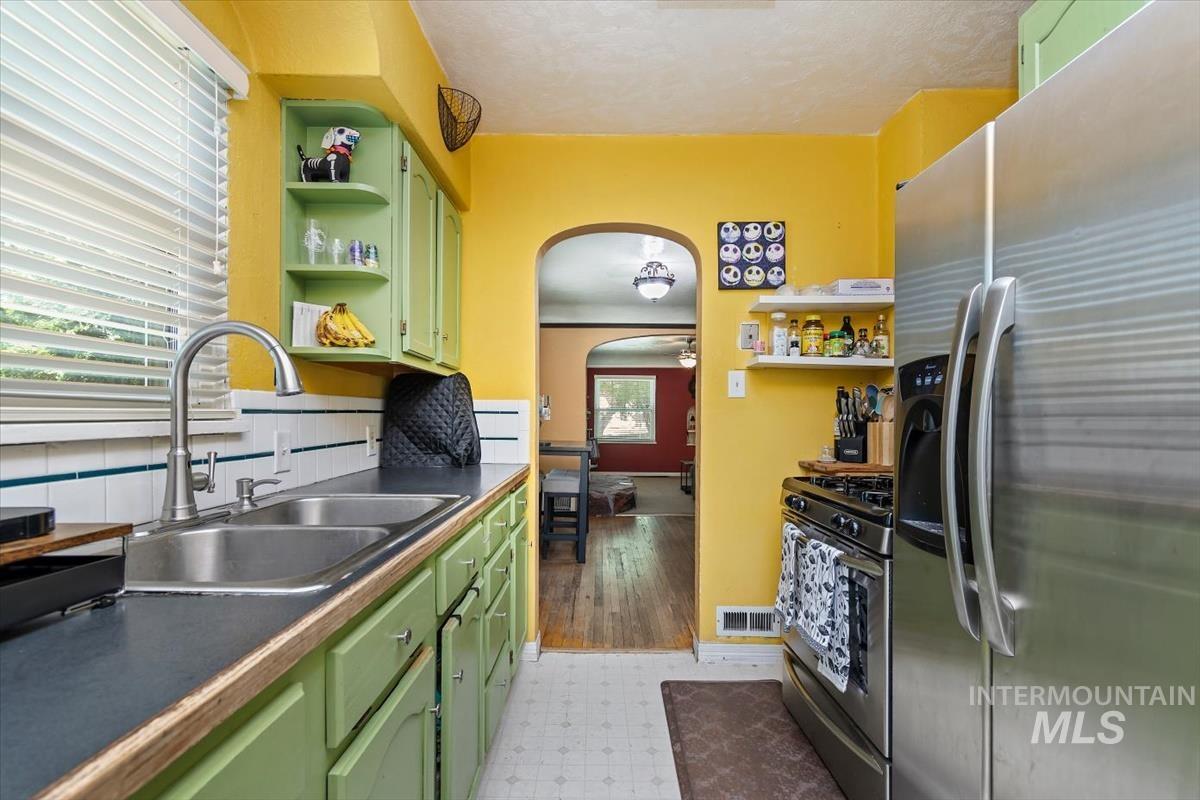 1402 Idaho Ave, Caldwell, Idaho 83605, 3 Bedrooms, 1.5 Bathrooms, Residential For Sale, Price $315,000, 98987062