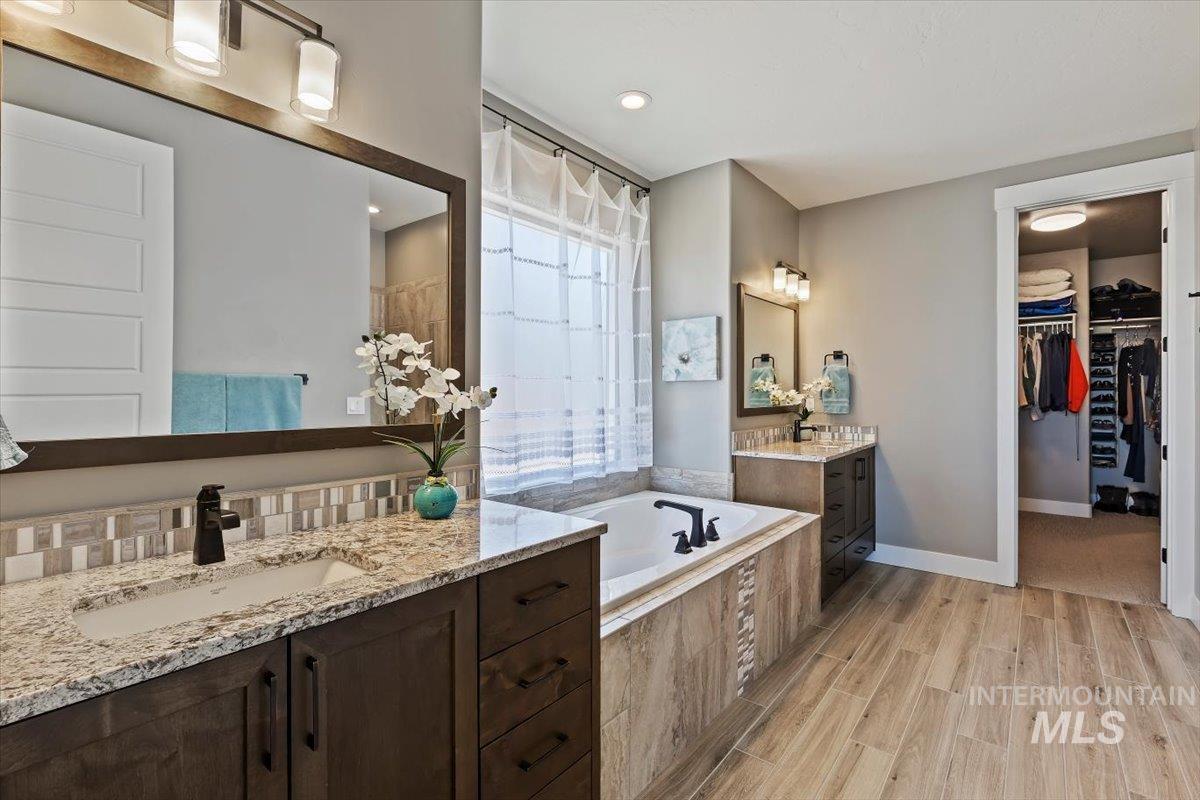 2000 E Lodge Trail Dr, Meridian, Idaho 83642-4497, 3 Bedrooms, 2.5 Bathrooms, Residential For Sale, Price $1,049,000, 98987070