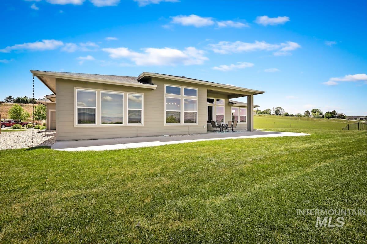 2000 E Lodge Trail Dr, Meridian, Idaho 83642-4497, 3 Bedrooms, 2.5 Bathrooms, Residential For Sale, Price $1,049,000, 98987070