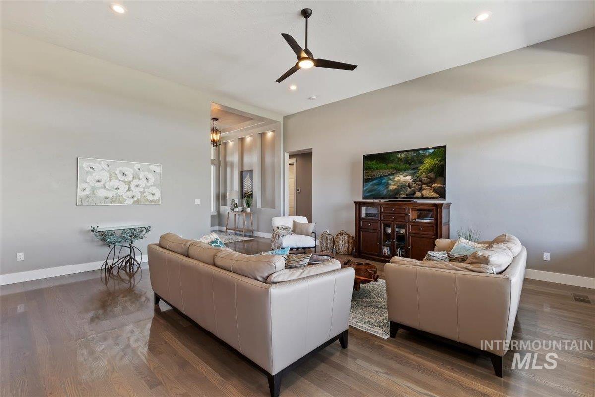 2000 E Lodge Trail Dr, Meridian, Idaho 83642-4497, 3 Bedrooms, 2.5 Bathrooms, Residential For Sale, Price $1,049,000, 98987070