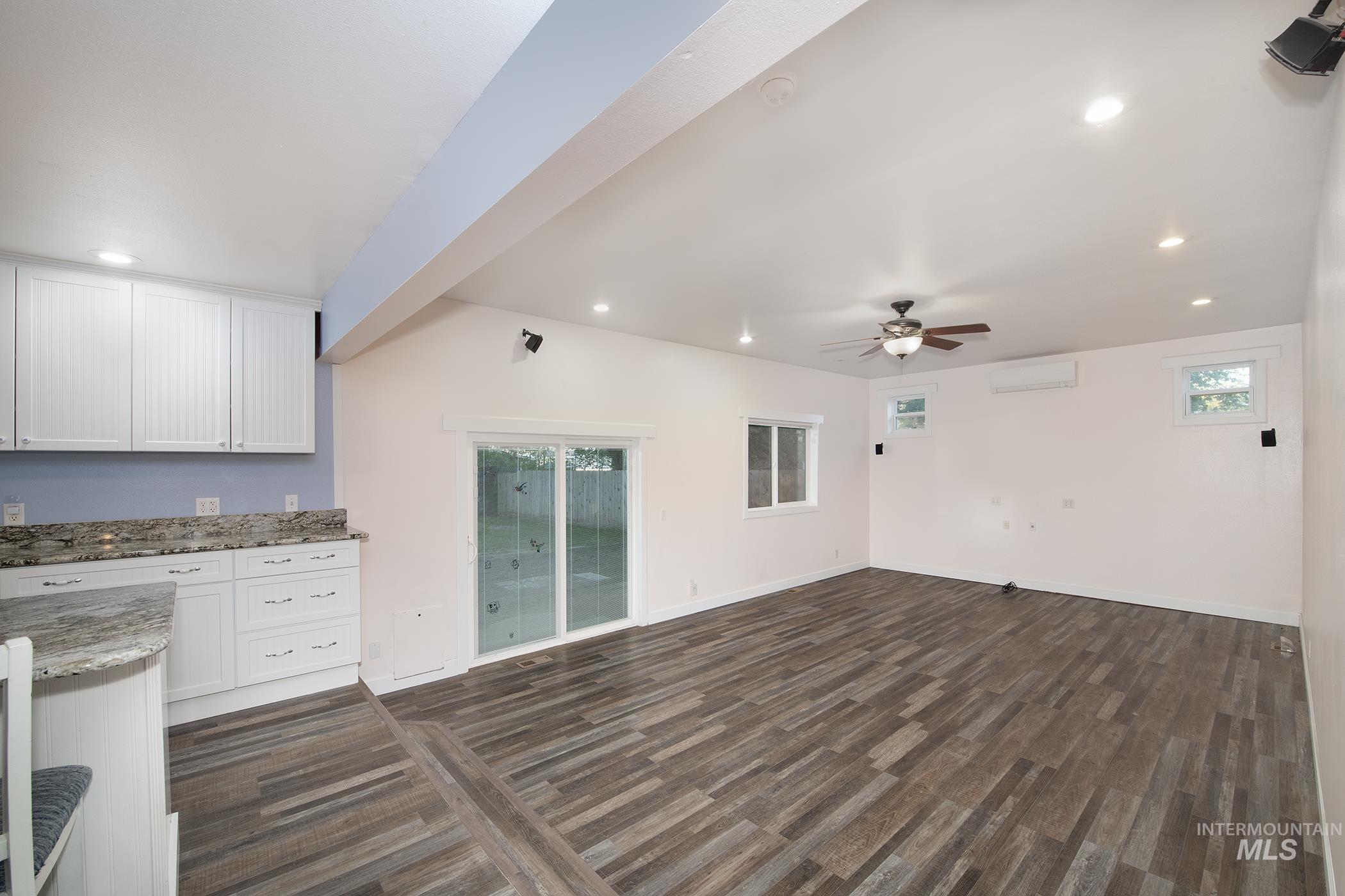 252 SE Boulevard, New Plymouth, Idaho 83655, 3 Bedrooms, 2 Bathrooms, Residential For Sale, Price $489,000, 98987071