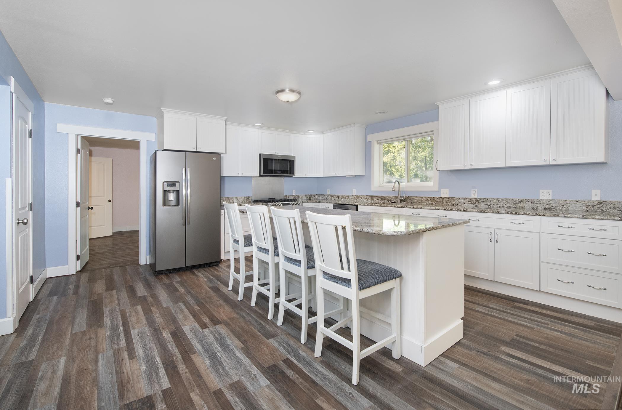 252 SE Boulevard, New Plymouth, Idaho 83655, 3 Bedrooms, 2 Bathrooms, Residential For Sale, Price $489,000, 98987071