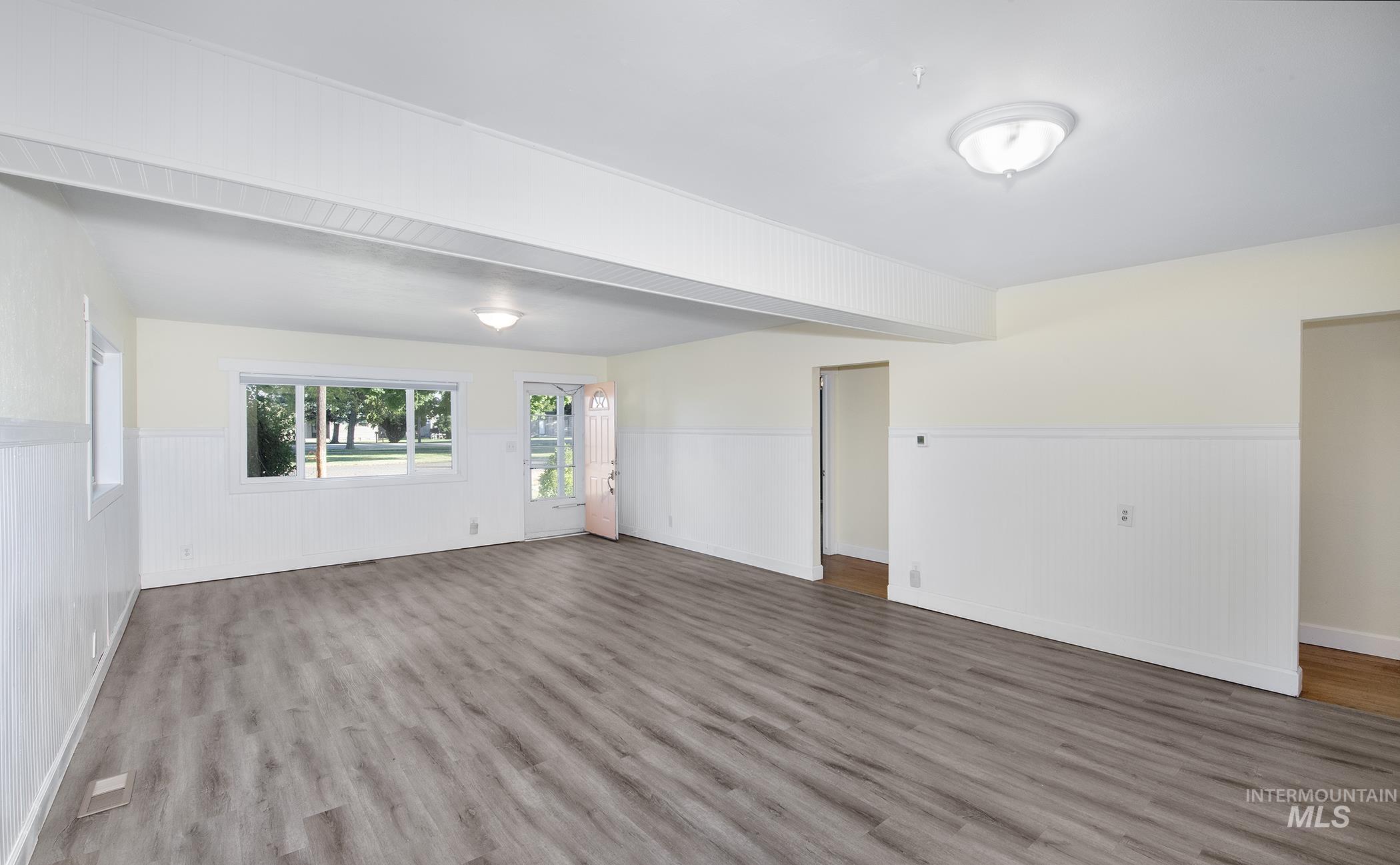 252 SE Boulevard, New Plymouth, Idaho 83655, 3 Bedrooms, 2 Bathrooms, Residential For Sale, Price $489,000, 98987071
