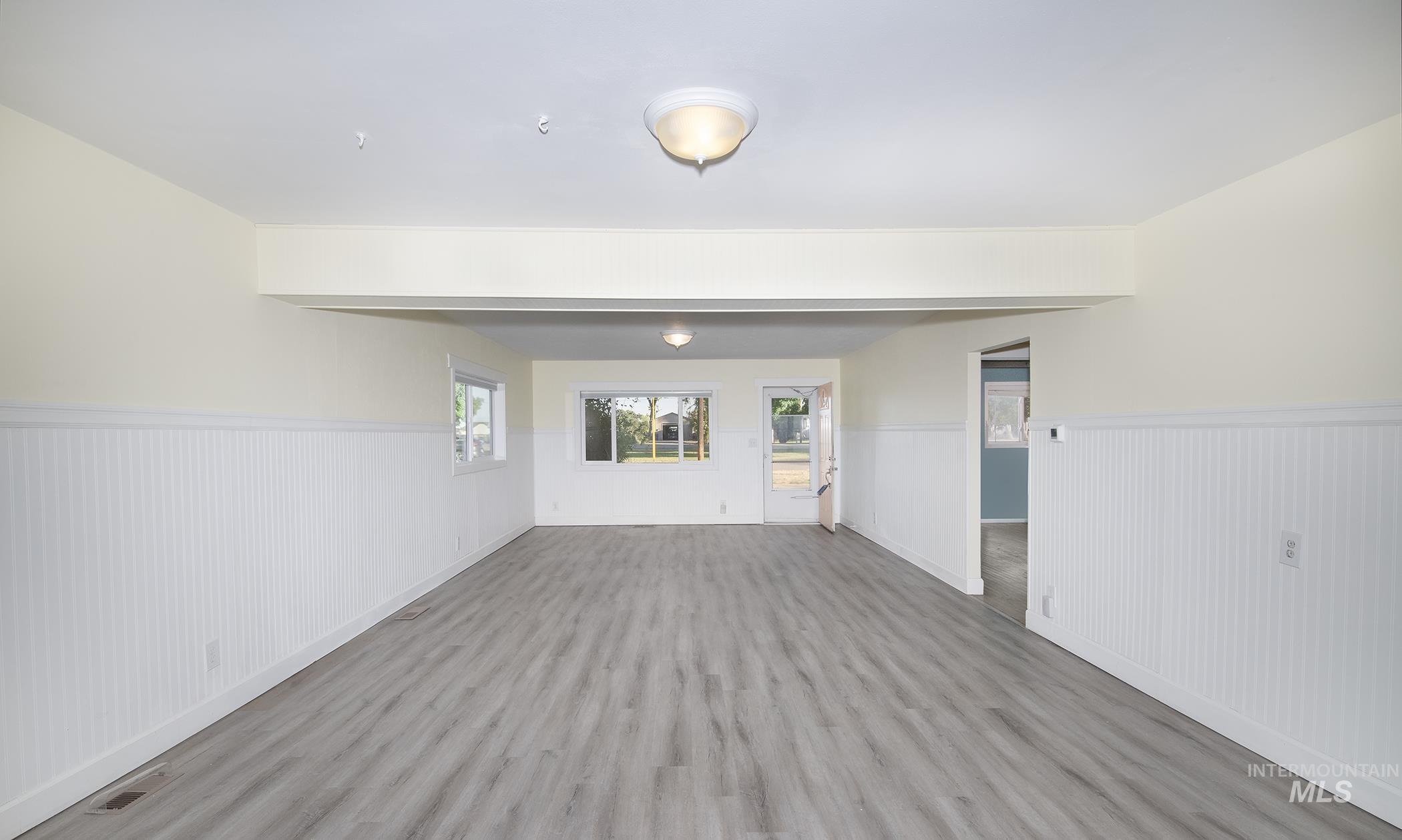 252 SE Boulevard, New Plymouth, Idaho 83655, 3 Bedrooms, 2 Bathrooms, Residential For Sale, Price $489,000, 98987071