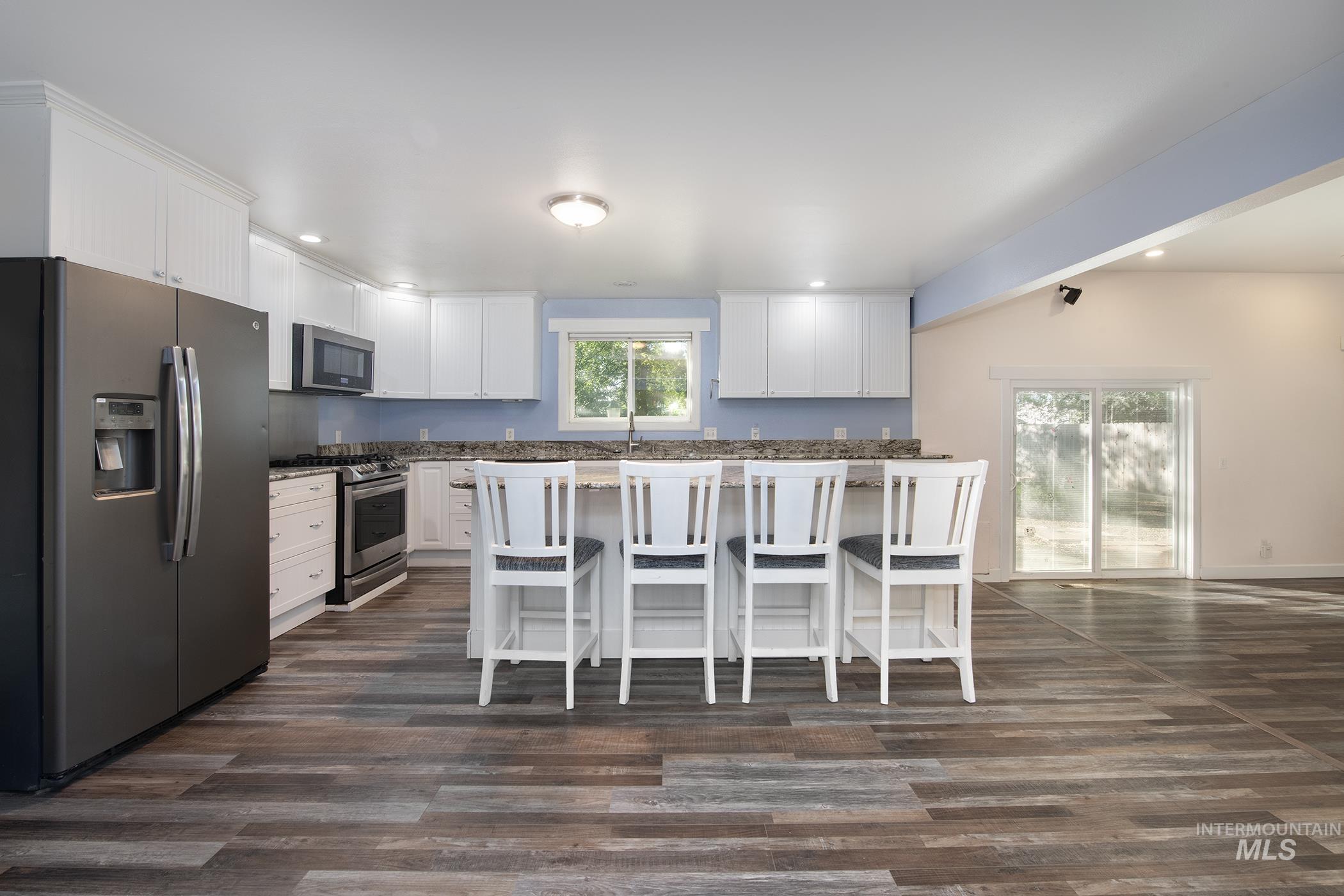 252 SE Boulevard, New Plymouth, Idaho 83655, 3 Bedrooms, 2 Bathrooms, Residential For Sale, Price $489,000, 98987071