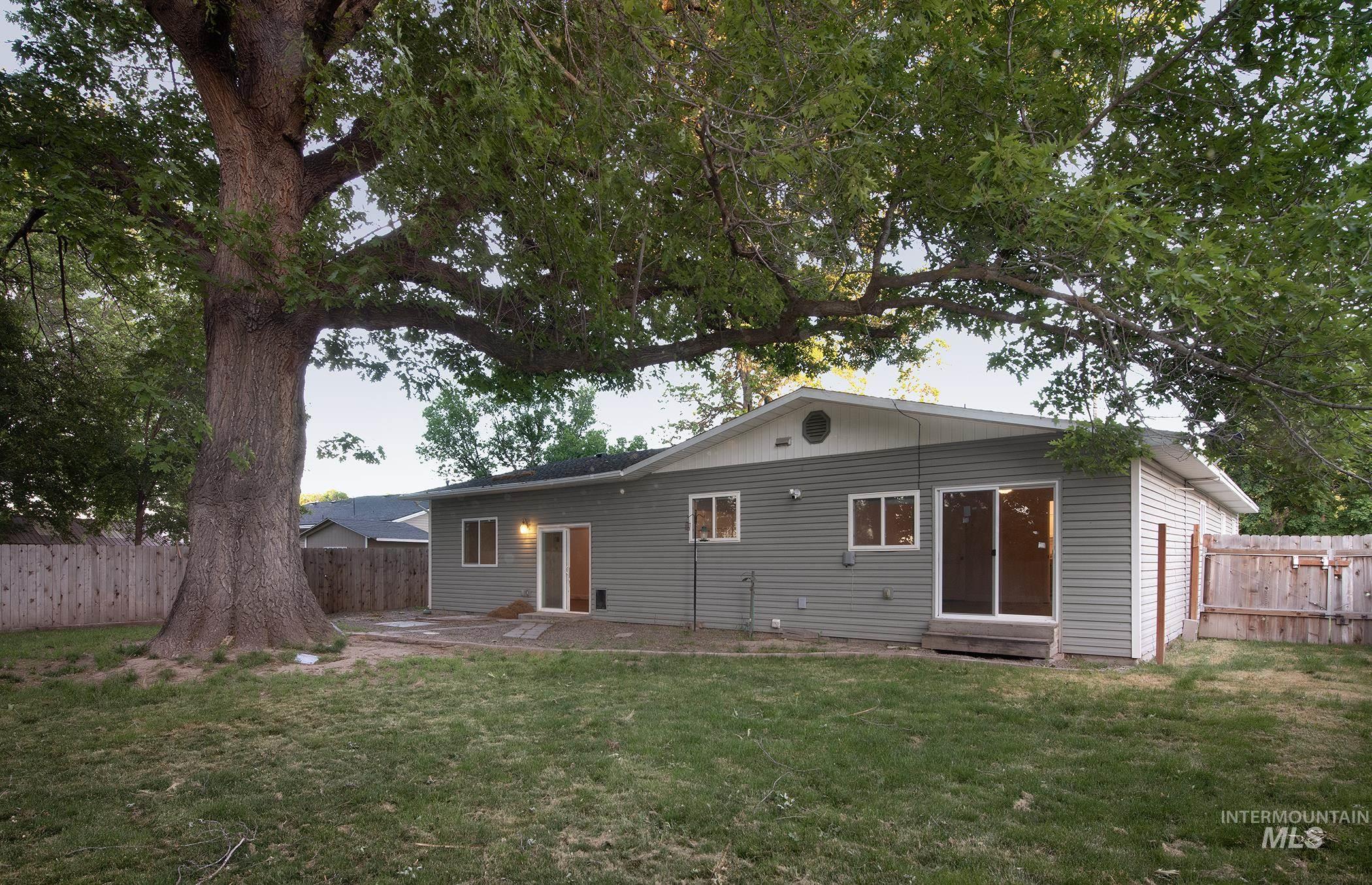 252 SE Boulevard, New Plymouth, Idaho 83655, 3 Bedrooms, 2 Bathrooms, Residential For Sale, Price $530,000,MLS 98987071