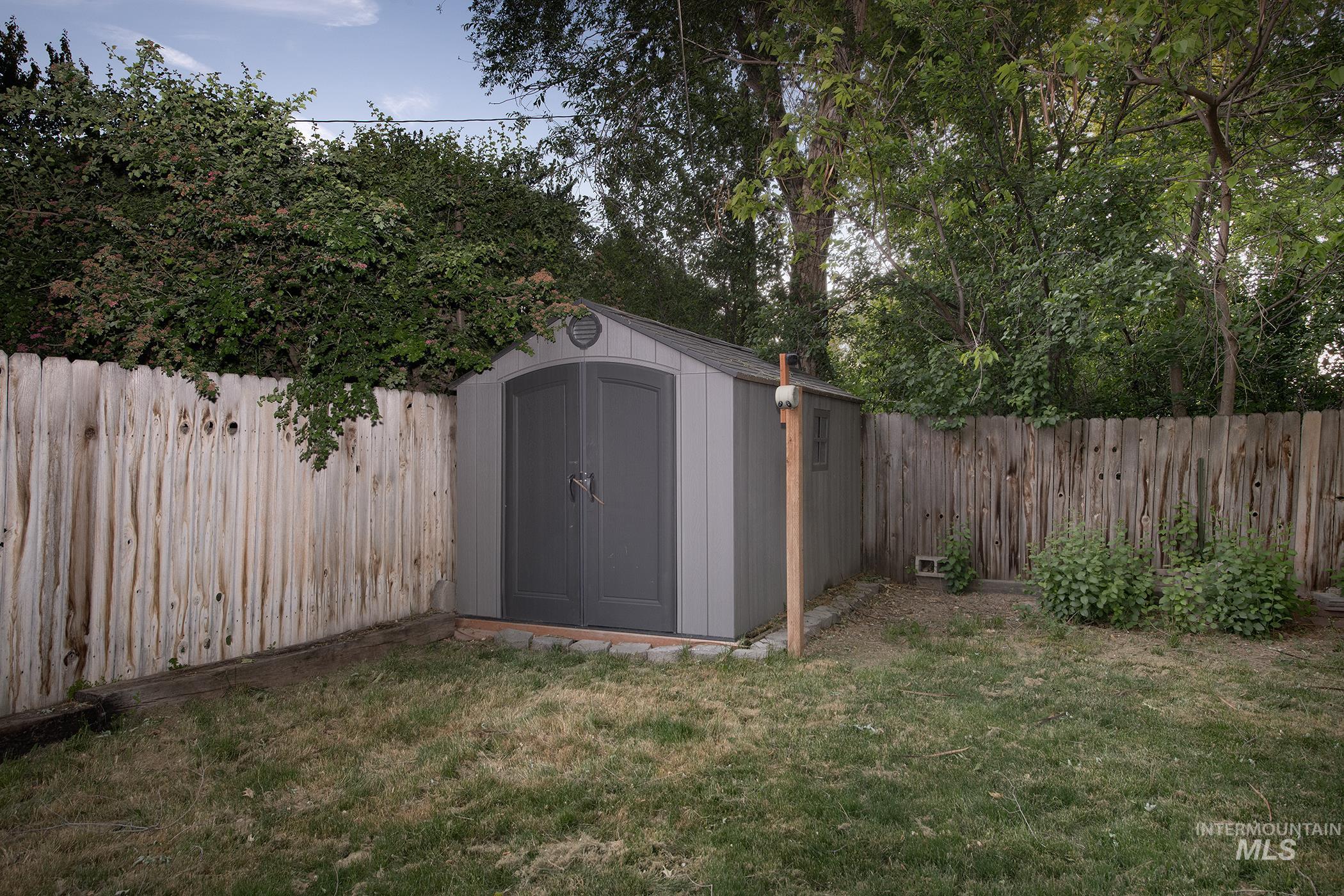 252 SE Boulevard, New Plymouth, Idaho 83655, 3 Bedrooms, 2 Bathrooms, Residential For Sale, Price $530,000,MLS 98987071