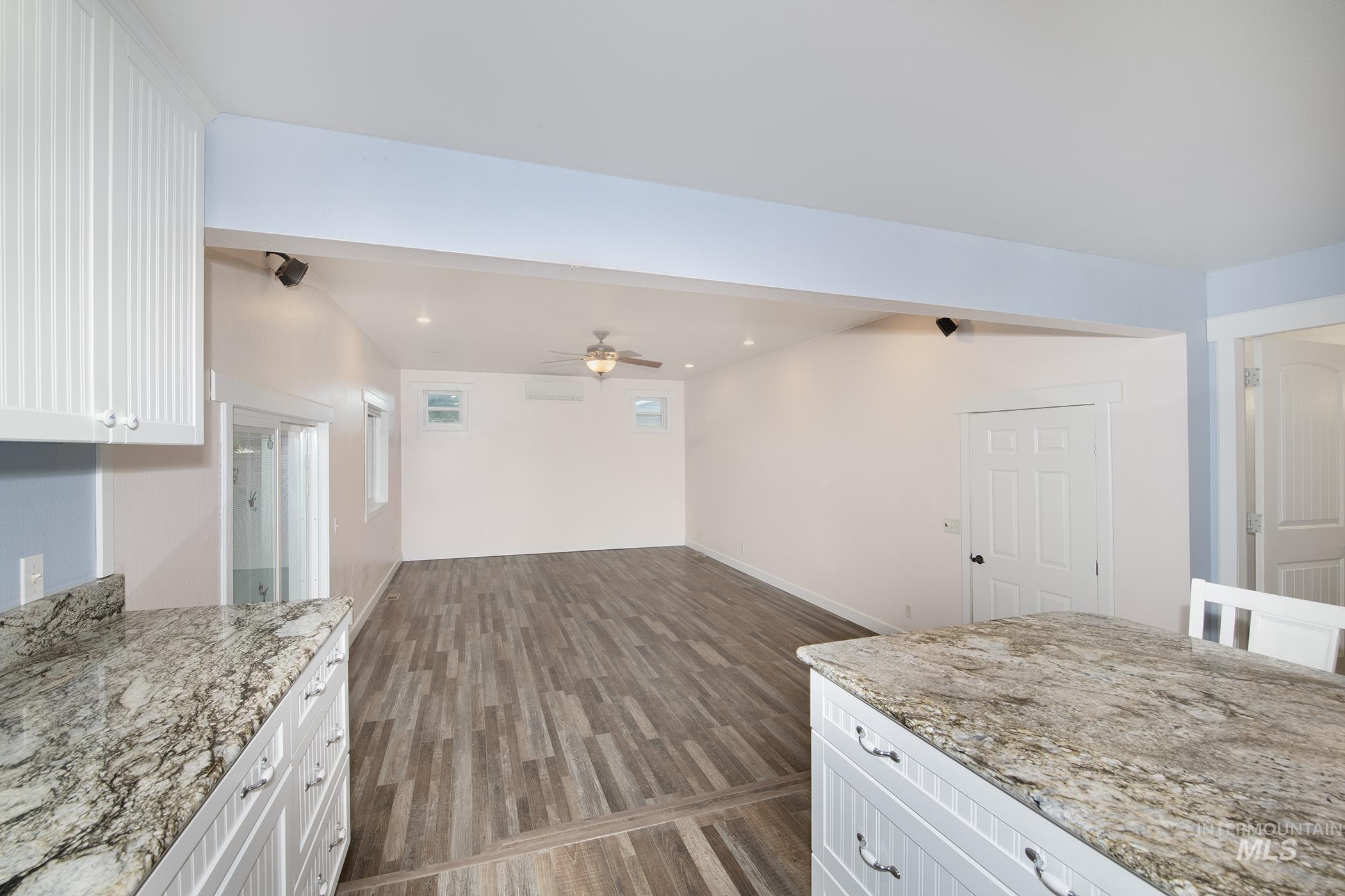 252 SE Boulevard, New Plymouth, Idaho 83655, 3 Bedrooms, 2 Bathrooms, Residential For Sale, Price $489,000, 98987071