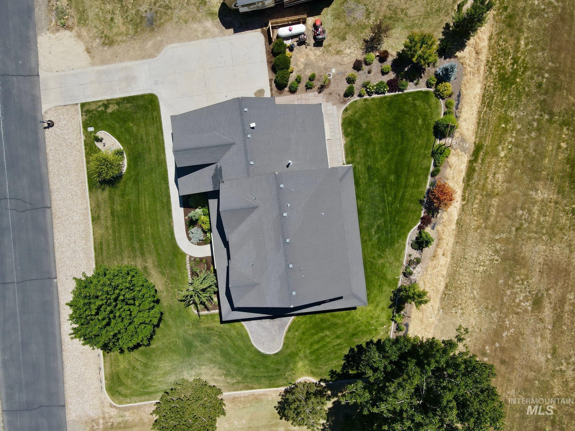 9299 Kemp Road, Middleton, Idaho 83644-5352, 5 Bedrooms, 3 Bathrooms, Residential For Sale, Price $1,069,000, 98987075