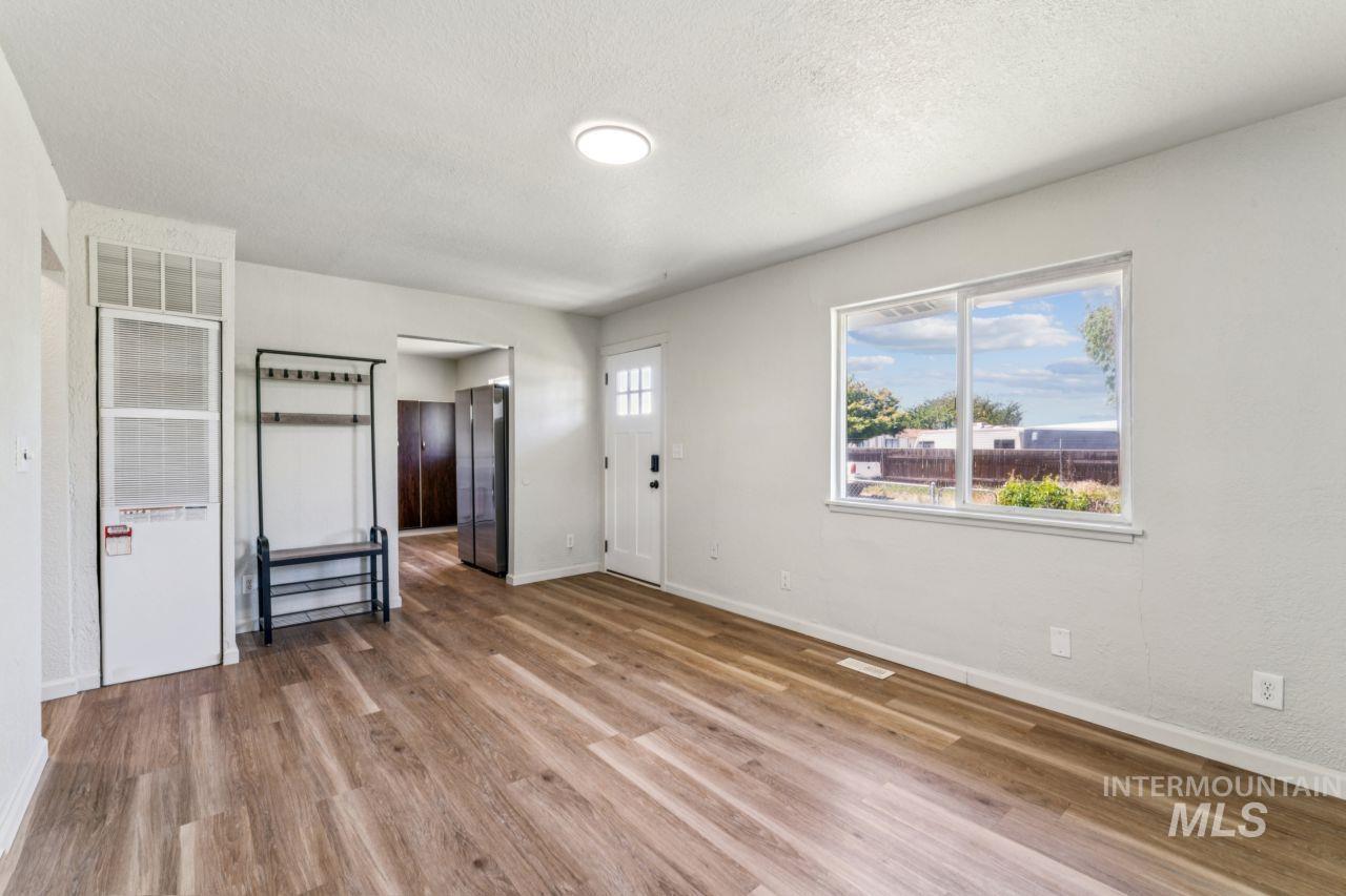 3504 N Jackie Ln, Boise, Idaho 83704, 2 Bedrooms, 1 Bathroom, Residential For Sale, Price $365,000, 98987079