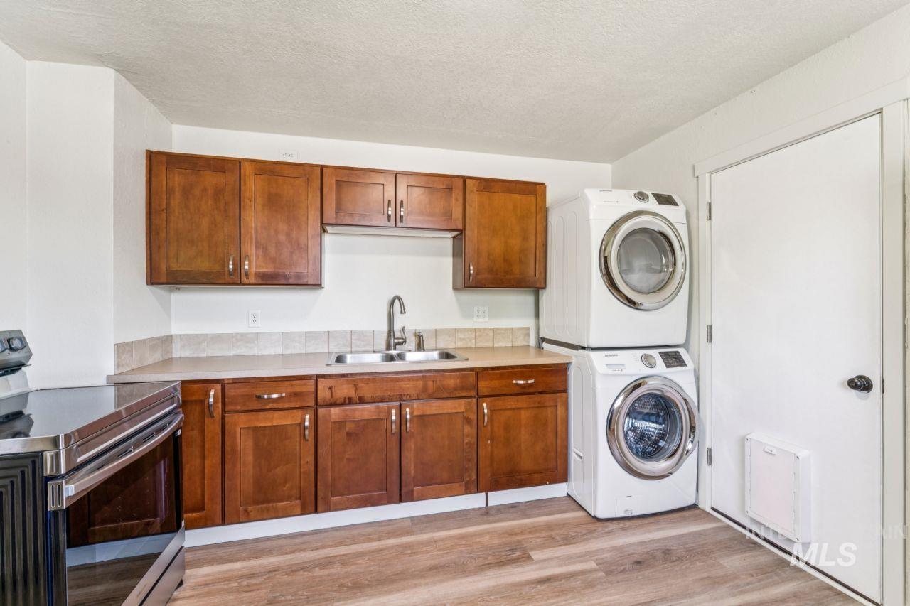 3504 N Jackie Ln, Boise, Idaho 83704, 2 Bedrooms, 1 Bathroom, Residential For Sale, Price $365,000, 98987079