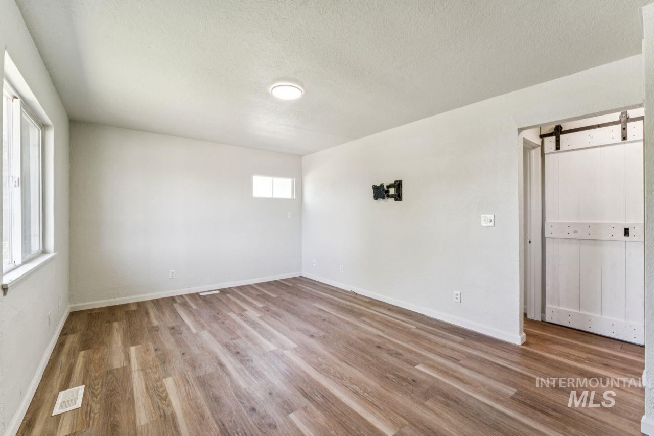 3504 N Jackie Ln, Boise, Idaho 83704, 2 Bedrooms, 1 Bathroom, Residential For Sale, Price $365,000, 98987079