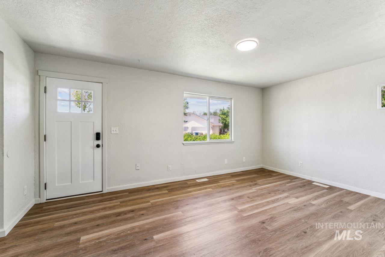 3504 N Jackie Ln, Boise, Idaho 83704, 2 Bedrooms, 1 Bathroom, Residential For Sale, Price $365,000, 98987079