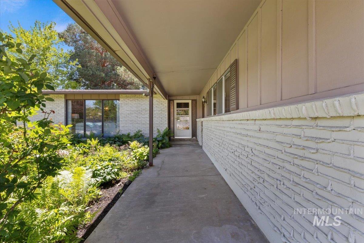 8755 W Cranbrook Dr, Boise, Idaho 83704, 4 Bedrooms, 2 Bathrooms, Residential For Sale, Price $629,900,MLS 98987082