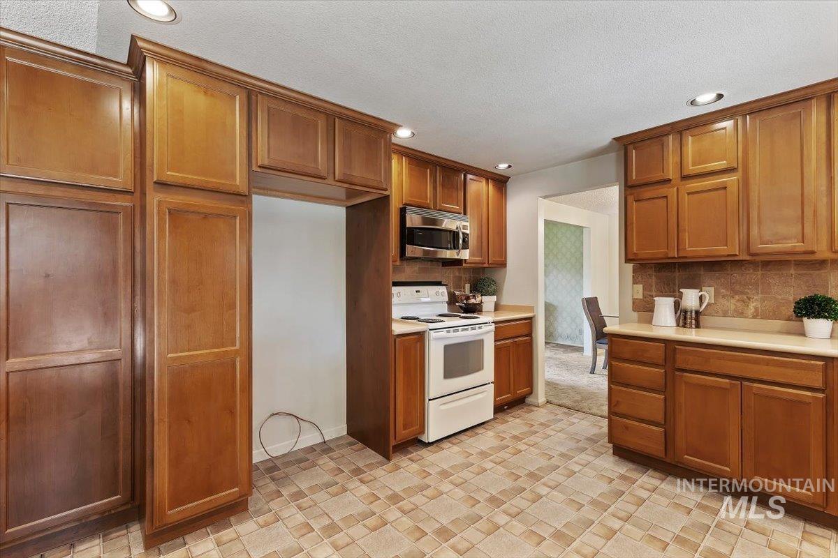 8755 W Cranbrook Dr, Boise, Idaho 83704, 4 Bedrooms, 2 Bathrooms, Residential For Sale, Price $629,900,MLS 98987082