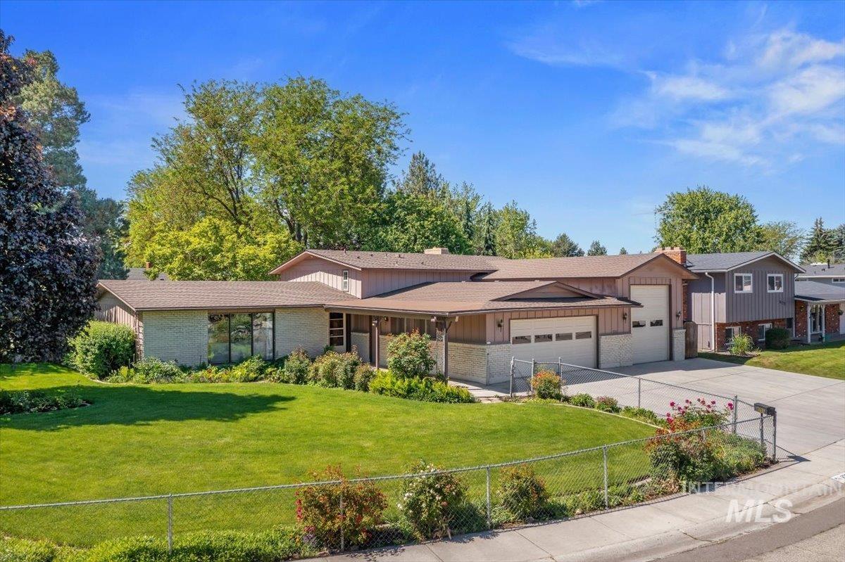 8755 W Cranbrook Dr, Boise, Idaho 83704, 4 Bedrooms, 2 Bathrooms, Residential For Sale, Price $629,900,MLS 98987082