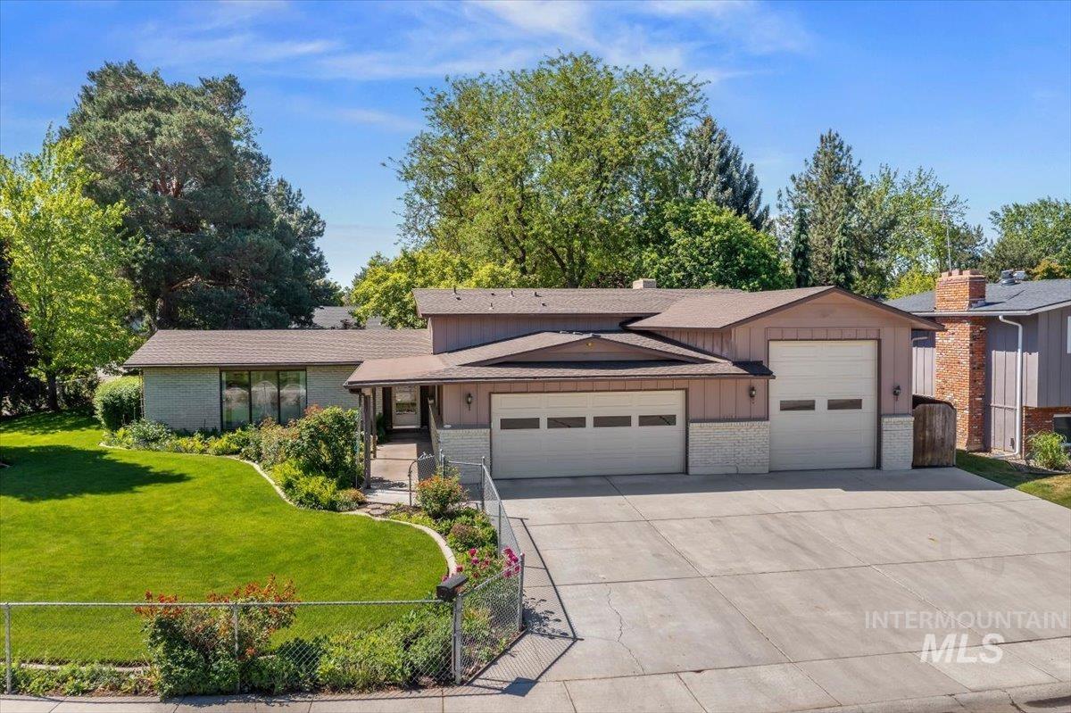 8755 W Cranbrook Dr, Boise, Idaho 83704, 4 Bedrooms, 2 Bathrooms, Residential For Sale, Price $629,900,MLS 98987082