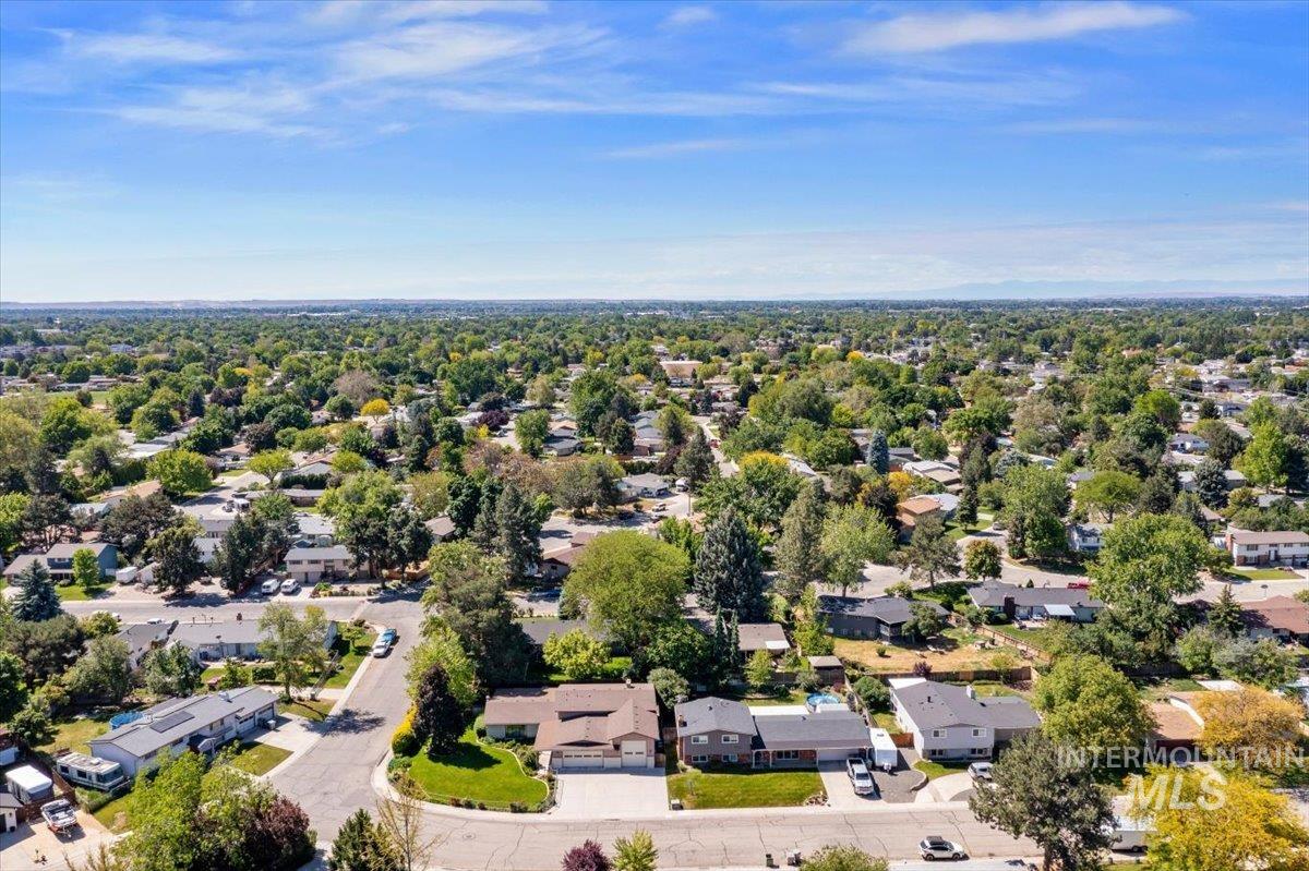 8755 W Cranbrook Dr, Boise, Idaho 83704, 4 Bedrooms, 2 Bathrooms, Residential For Sale, Price $629,900,MLS 98987082