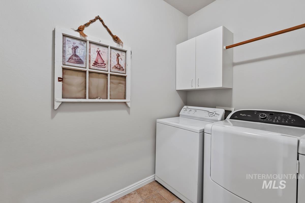 593 E Whitney Ct, Eagle, Idaho 83616, 3 Bedrooms, 2 Bathrooms, Residential For Sale, Price $545,000,MLS 98987083