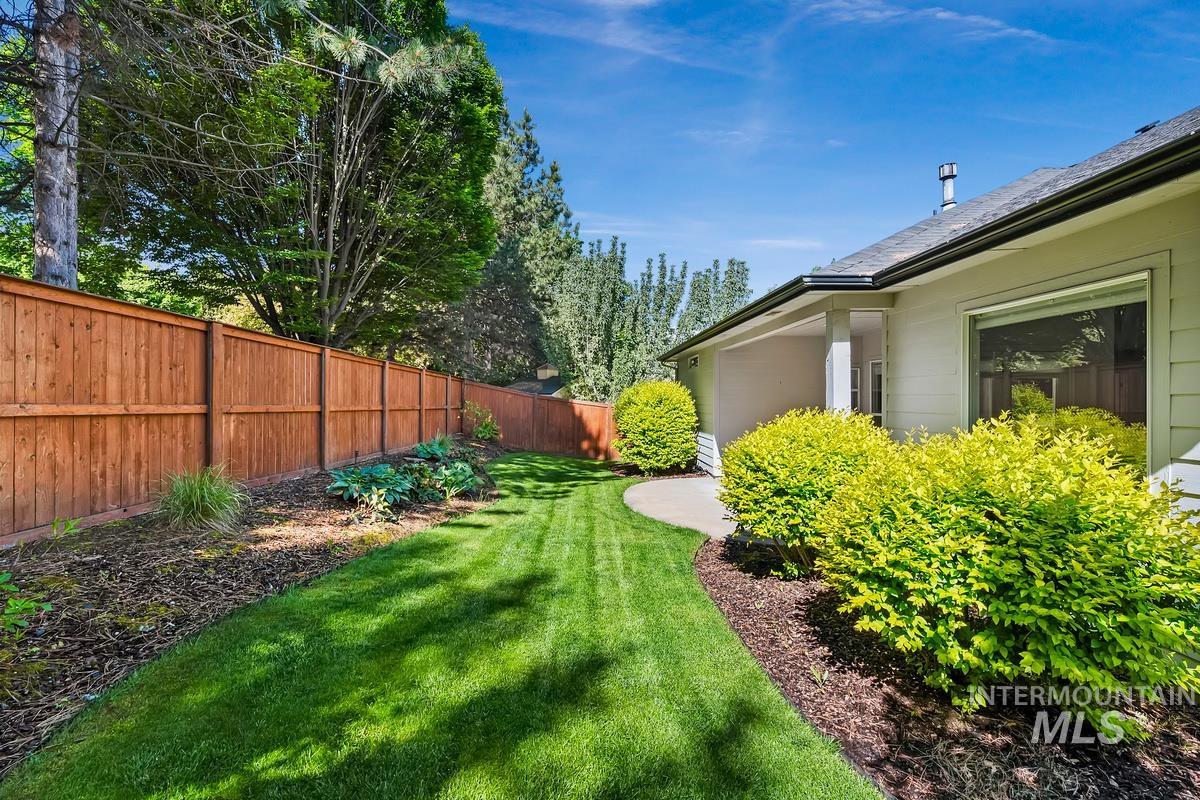 593 E Whitney Ct, Eagle, Idaho 83616, 3 Bedrooms, 2 Bathrooms, Residential For Sale, Price $545,000,MLS 98987083