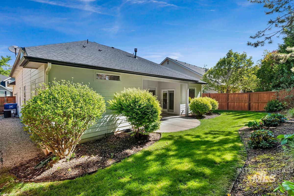593 E Whitney Ct, Eagle, Idaho 83616, 3 Bedrooms, 2 Bathrooms, Residential For Sale, Price $545,000,MLS 98987083