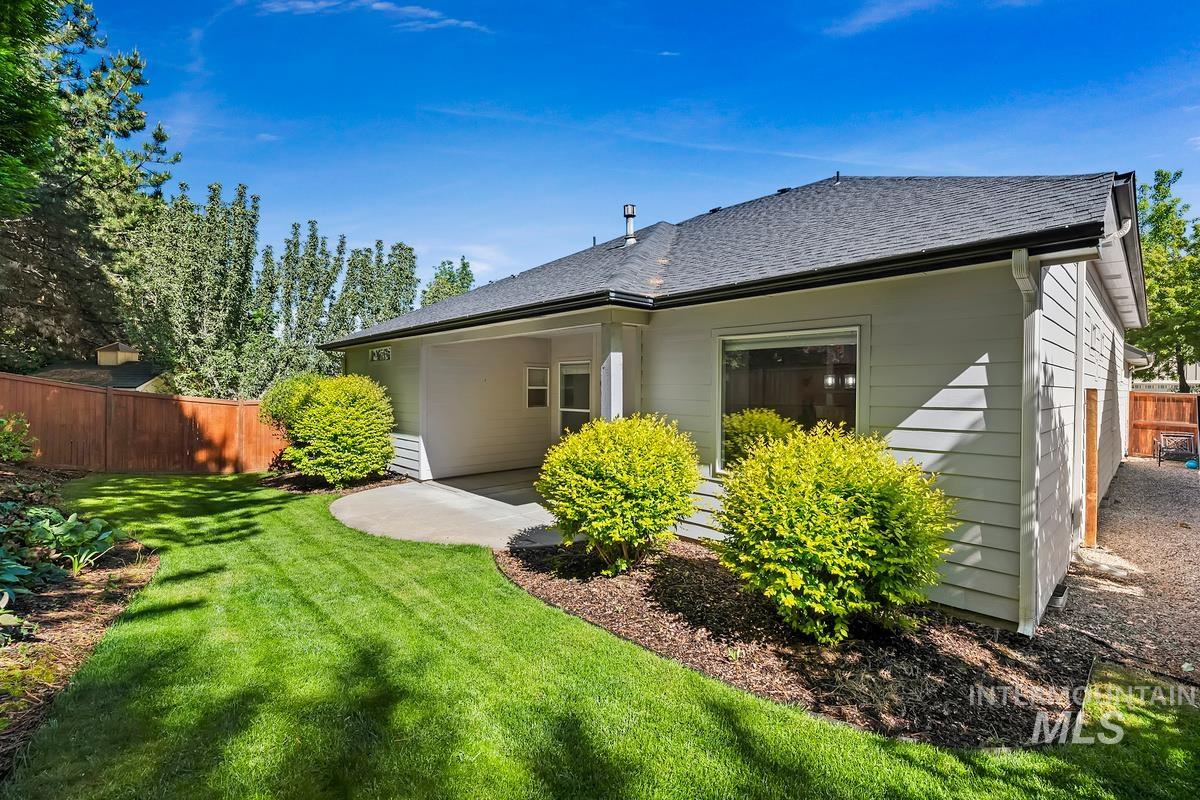 593 E Whitney Ct, Eagle, Idaho 83616, 3 Bedrooms, 2 Bathrooms, Residential For Sale, Price $545,000,MLS 98987083